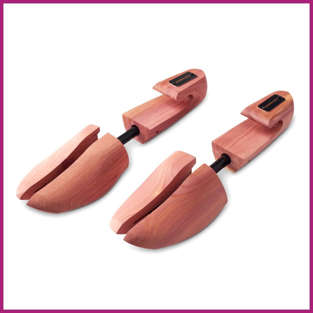 Adjustable Split-Toe Cedar Shoe Trees for Men's Footwear Care